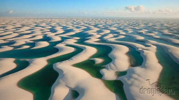 Duny v národnom parku Lençóis Maranhenses, Brazília