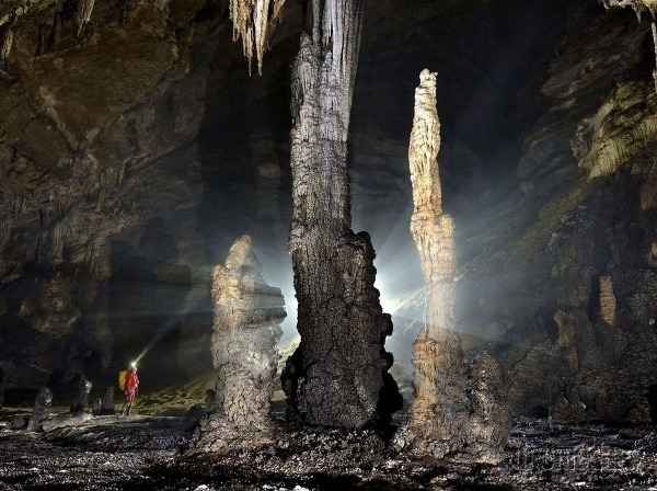 Podzemné jaskynné útvary vyrážajú