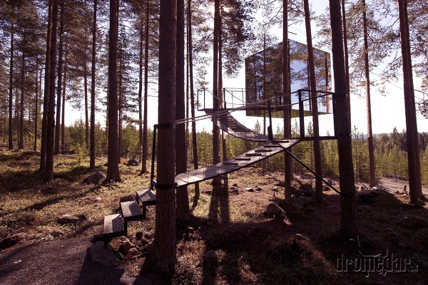 Hotel na stromoch, Švédsko