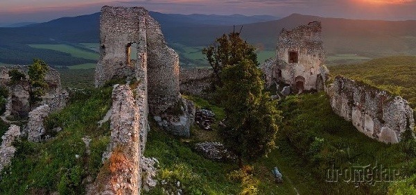 Hrad Gýmeš, Jelenec