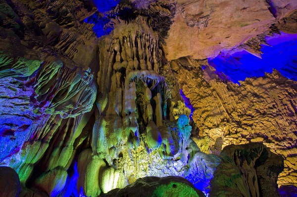 Jaskyňa trstinových píšťal, Čína