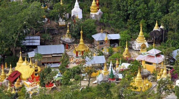 Chrám Taung Kalat, Mjanmarsko