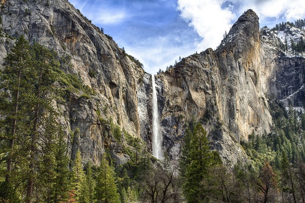 Vodopád Bridalveil, Yosemitský národný