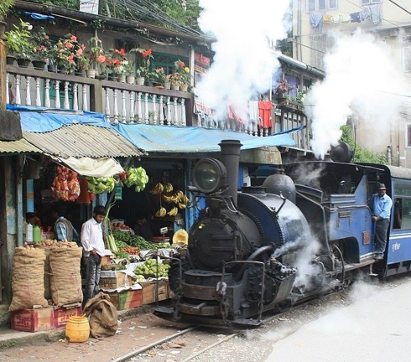 Darjeeling himalájska železnica, India