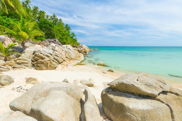 Pláž, palmy, žiadni ľudia. I také miesta nájdete v Ngwe Saung.
