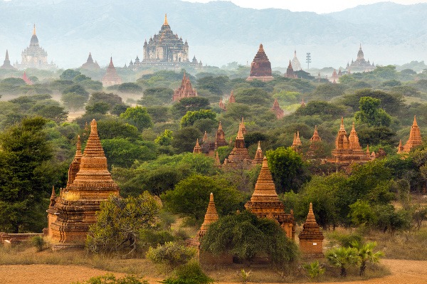 Pagody sa v Bagane