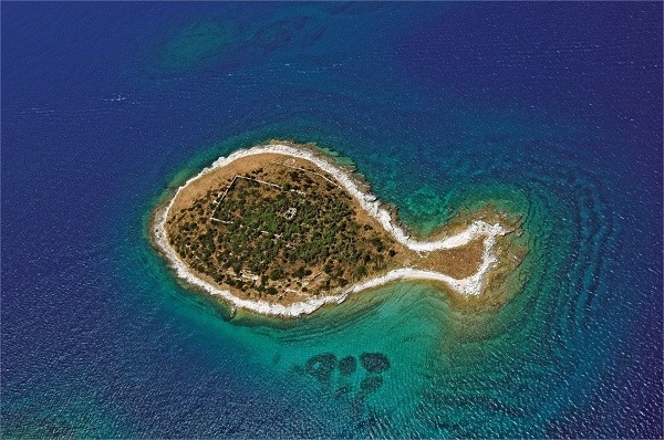Gaž, jeden z ostrovov