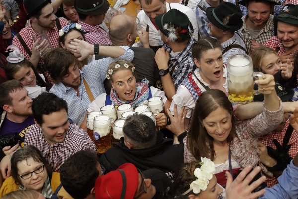Obrazom: V Nemecku začal Oktoberfest