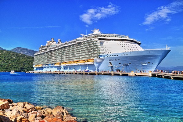 Pred postavením Harmony of the Seas kraľovala svetovým oceánom Oasis of the Seas.