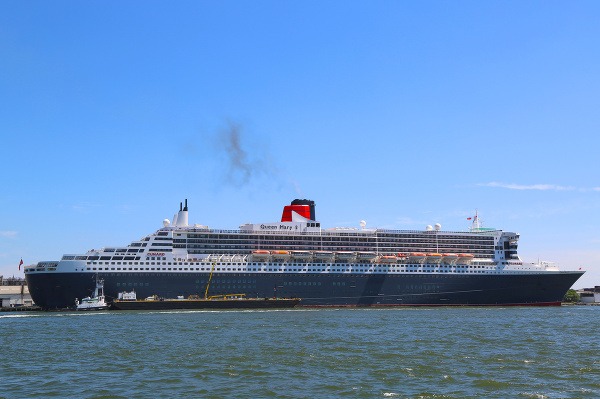 Queen Mary 2 je