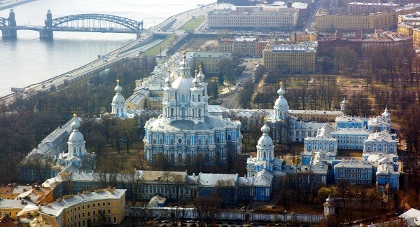 Kláštorný komplex v Smolnom