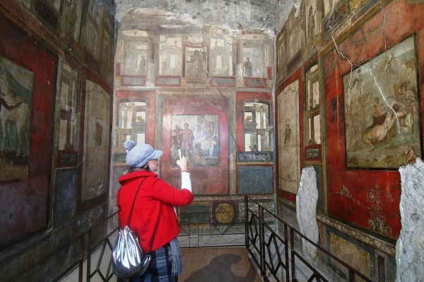 V Pompejách zrekonštruovali vzácnu stavbu