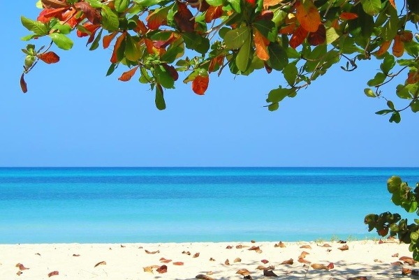 Pláže na Jamajke sú