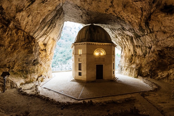 Jaskyňa Frasassi, Taliansko