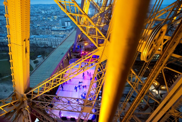 Klzisko na Eiffelovej veži