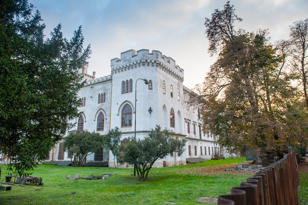 Kaštieľ v Rusovciach