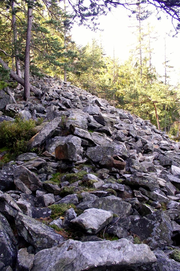 Obrí hrad – jedno