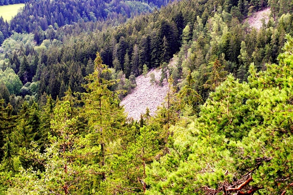 Obrí hrad – jedno