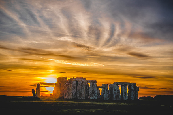 Východ slnka pri Stonehenge
