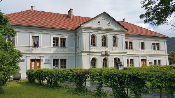 Novšia budova Prvého slovenského