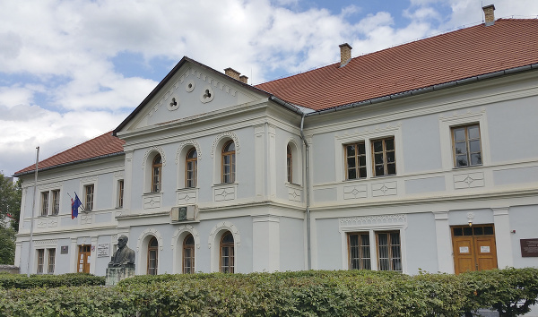 Novšia budova Prvého slovenského