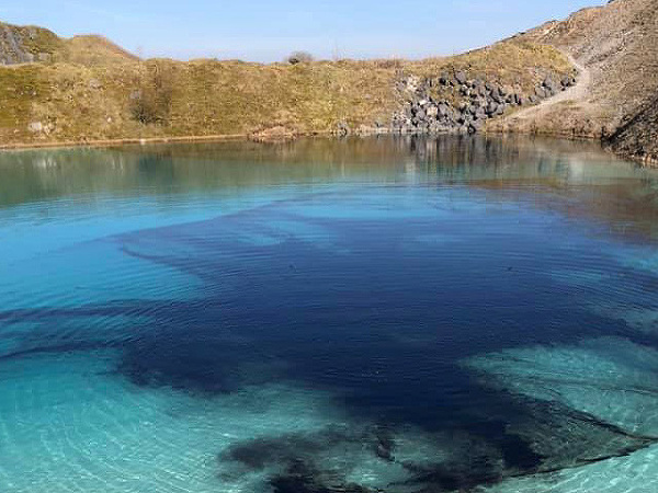 Modrá lagúna neďaleko britského