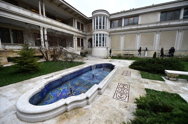 Jarný palác