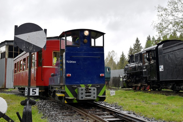 Historická vlaková súprava Považskej
