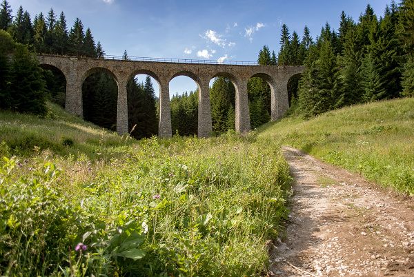 Na snímke Chmarošský viadukt