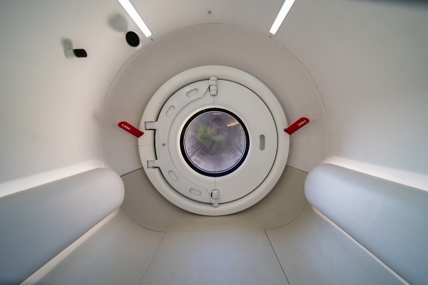 Hyperloop previezol prvých ľudí: