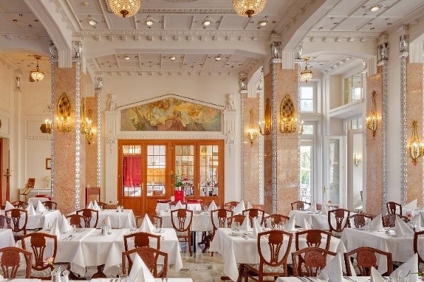 Hotel Thermia Palace v