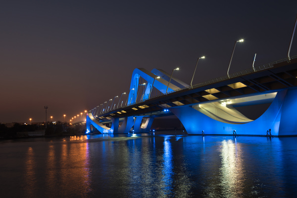 Most šejka Zayeda, Abú