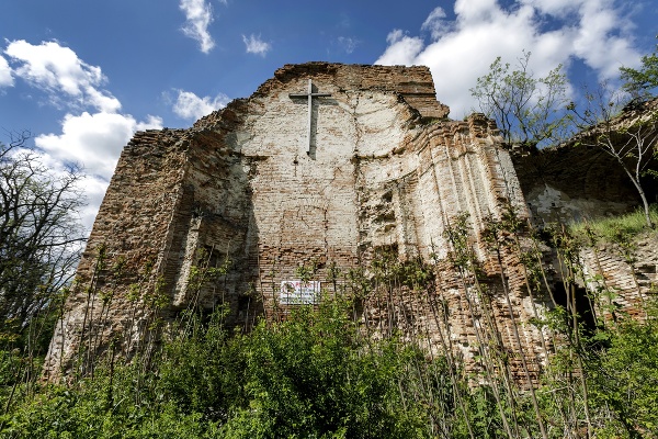 Zrúcanina pavlínskeho kláštora Mariánska