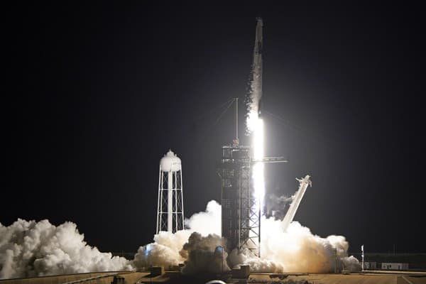 Spoločnosť SpaceX dopravila na