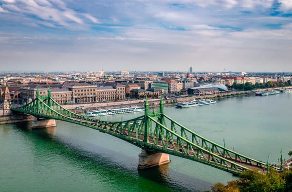 Most slobody v Budapešti