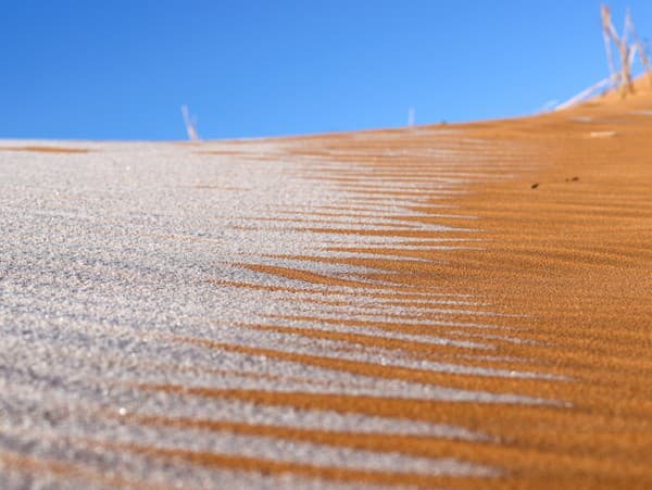 Na Sahare snežilo