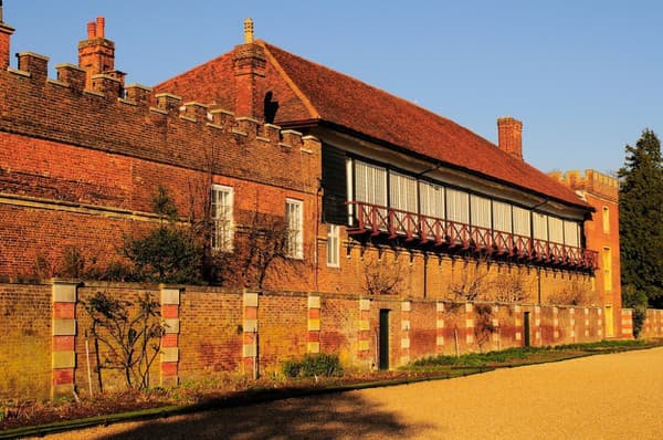 Hampton Court, budova so