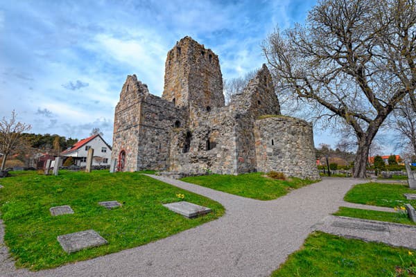 Ruiny kostola sv. Olafa,