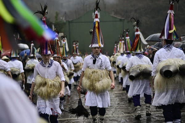 OBRAZOM: Pyrenejský karneval Joaldunak