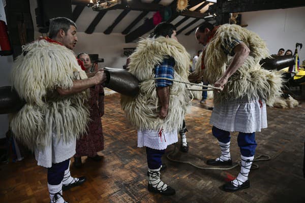 OBRAZOM: Pyrenejský karneval Joaldunak