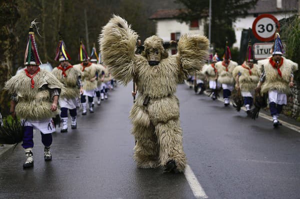 OBRAZOM: Pyrenejský karneval Joaldunak