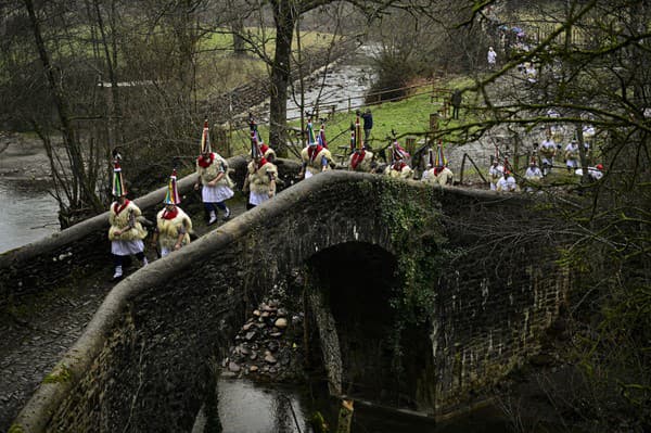 OBRAZOM: Pyrenejský karneval Joaldunak