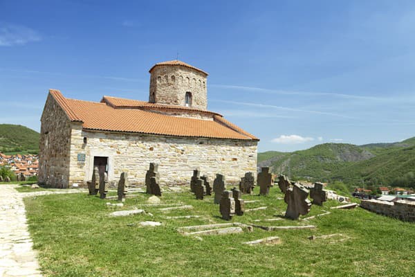 Kostol pri meste Novi Pazar