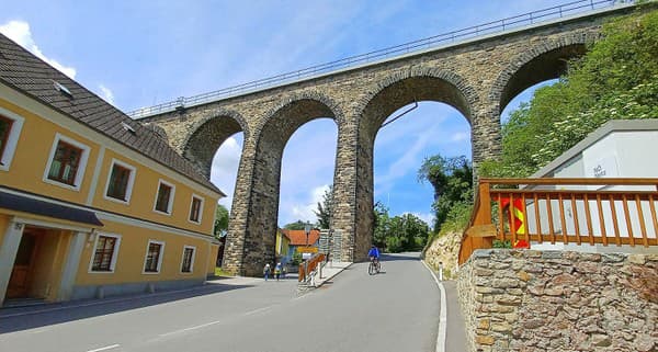Železničný viadukt v Emmersdorfe