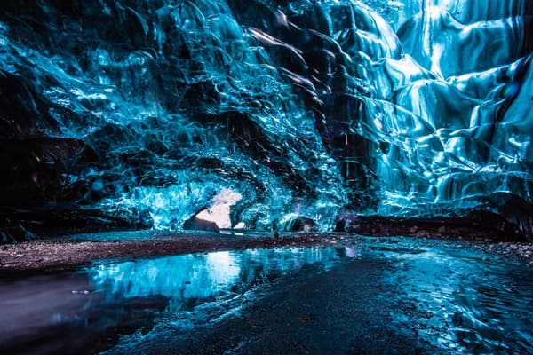 Ľadové jaskyne Vatnajökull vyzerajú