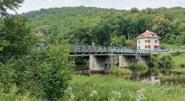 Hraničný most medzi rakúskym