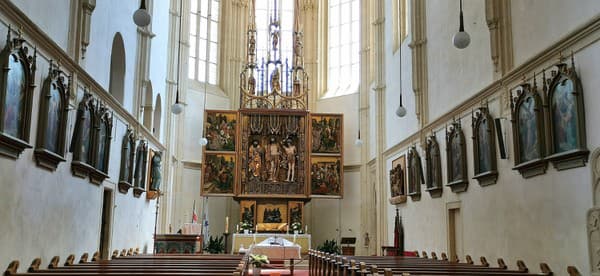 Neskorogotický oltár v Kostole
