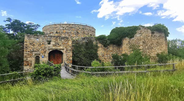 Ruiny hradu Schrattenthal