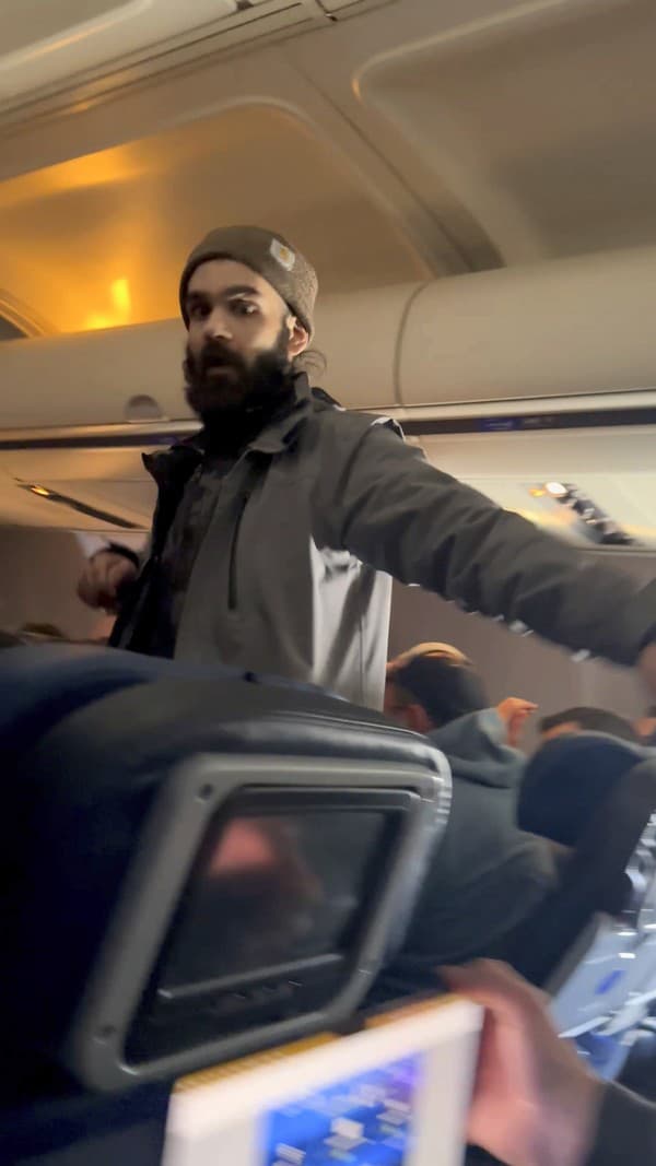 Šialené VIDEO z lietadla: