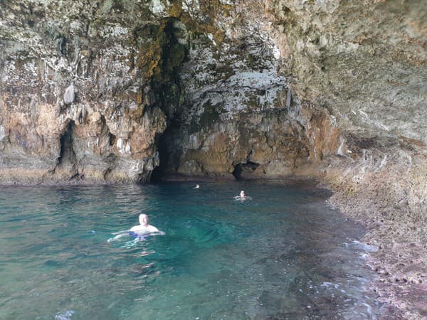Morská jaskyňa Obong